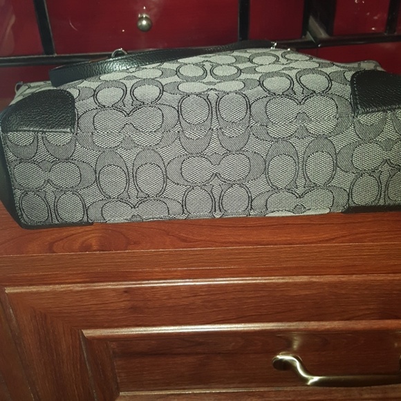 Coach Perfect Little Bag - Picture 7 of 8